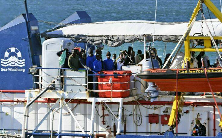 Σκάφος της γερμανικής ΜΚΟ Sea-Watch διέσωσε μετανάστες στη Μεσόγειο