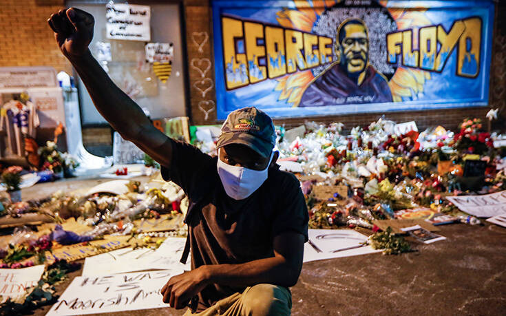 Τζορτζ Φλόιντ: Τόπος προσκυνήματος, μια τοιχογραφία 6 μέτρων στο σημείο που δολοφονήθηκε από τον αστυνομικό
