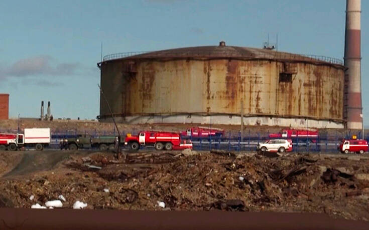 Ρωσία: Έρευνα για την διαρροή 20.000 τόνων πετρελαίου σε ποταμό της πόλης Νορίλσκ