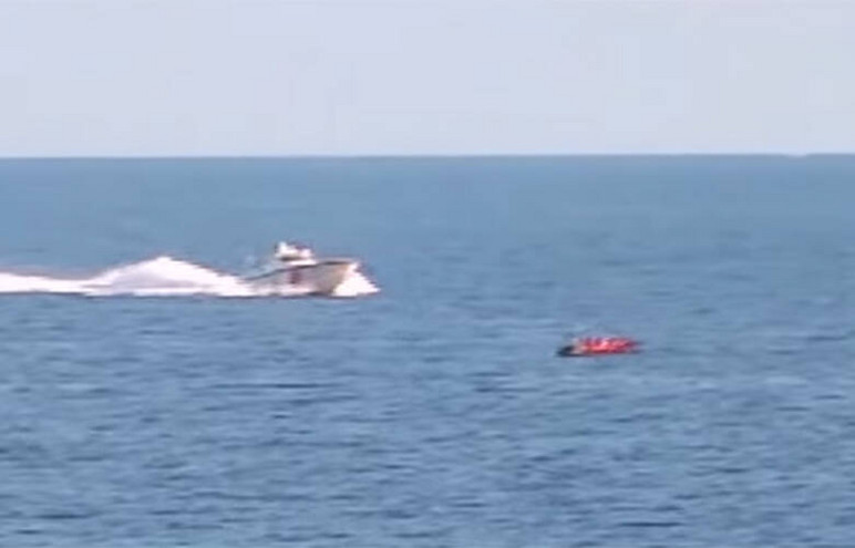 Βίντεο ντοκουμέντο με τρεις τουρκικές ακταιωρούς να συνοδεύουν βάρκα με μετανάστες στην Ελλάδα