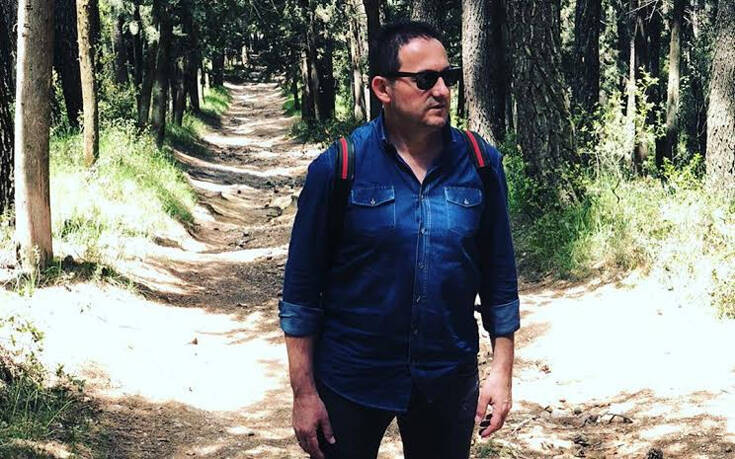 Βόλτα στα πρώην ανάκτορα του Τατοΐου και σακίδιο στην πλάτη έκανε ο Πέτσας