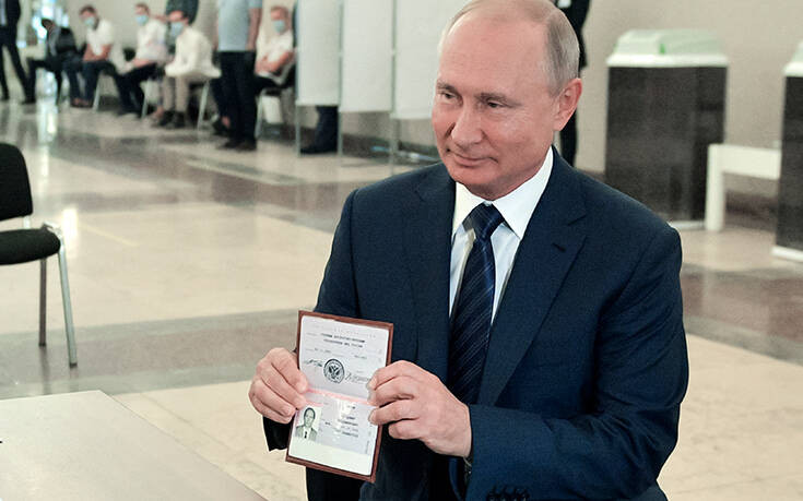 Οι Ρώσοι επέτρεψαν στον Πούτιν να μείνει στην εξουσία έως το 2036