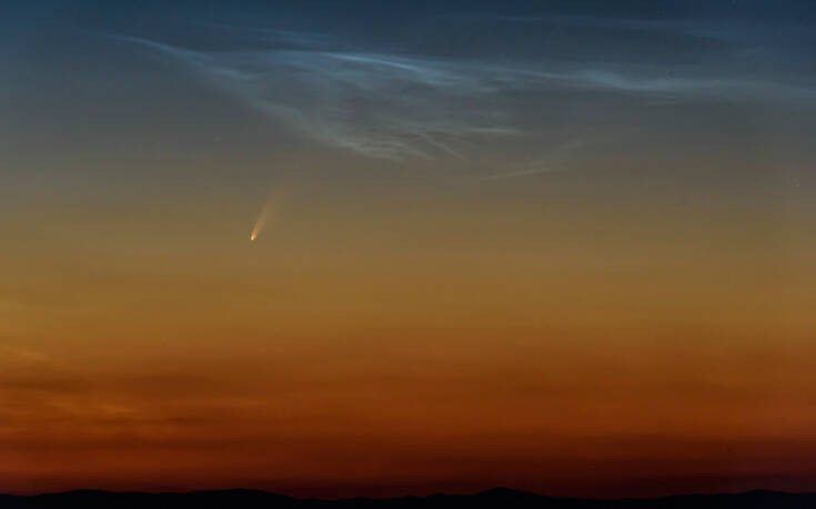 Μαγεύει η εικόνα του κομήτη Neowise πάνω από τα Μετέωρα