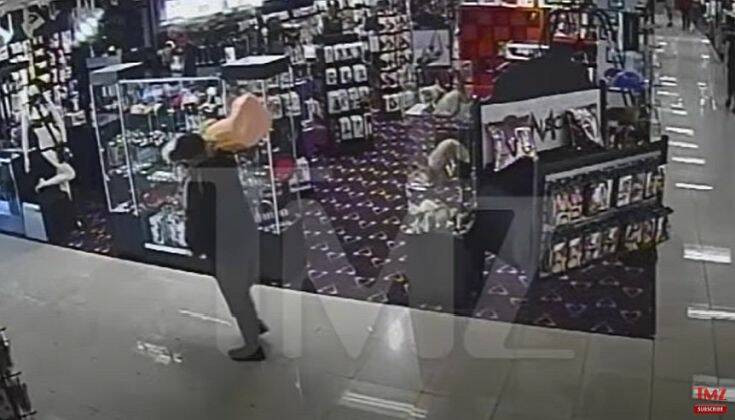 Άνδρας φορώντας μάσκα κατά του κορονοϊού μπήκε σε sex shop, έκλεψε 18 κιλών δονητή και έφυγε ανενόχλητος