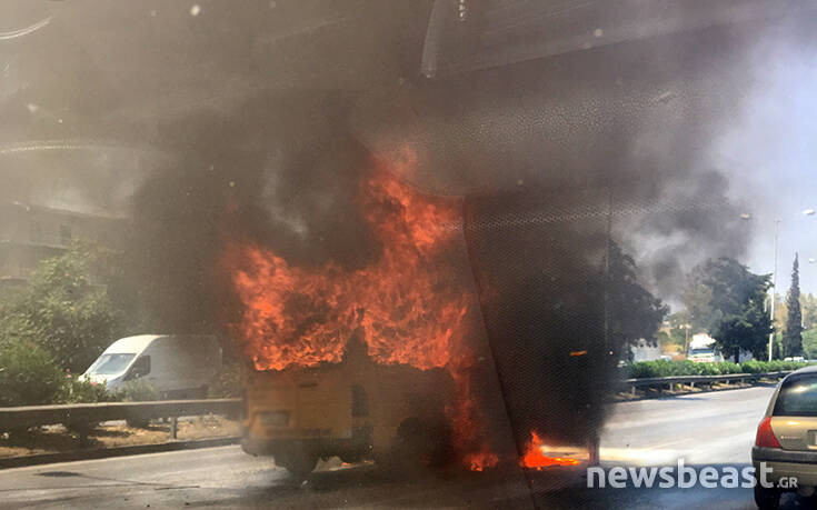 Φωτιά σε όχημα στην Εθνική Οδό &#8211; Οι πρώτες εικόνες από το σημείο