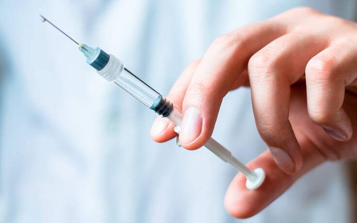 Εθνική Επιτροπή Εμβολιασμών: Δεν απαιτείται έλεγχος για COVID-19 πριν το αντιγριπικό
