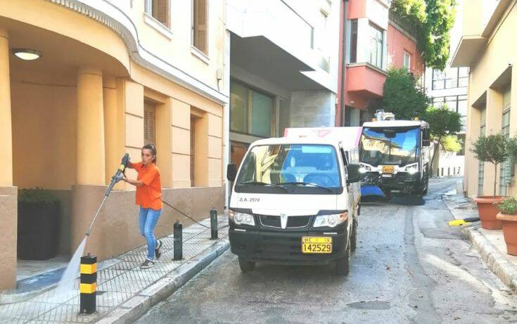 Κυριακάτικες δράσεις καθαριότητας στην Πλάκα από τον Δήμο Αθηναίων