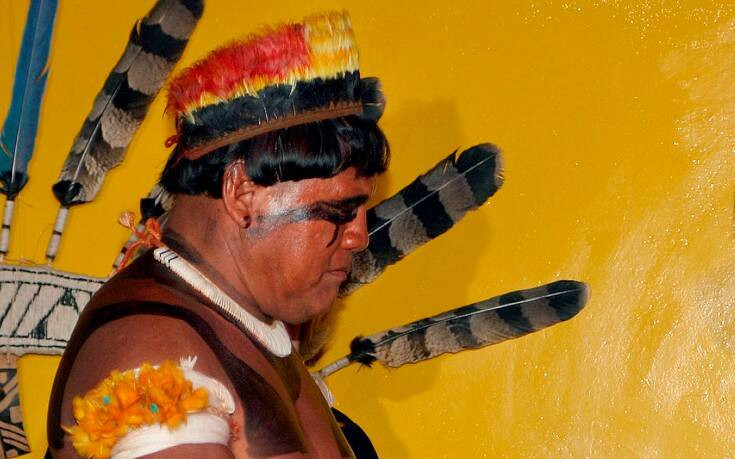 Ο κορονοϊός σκότωσε έναν από τους εμβληματικότερους ιθαγενείς της Βραζιλίας