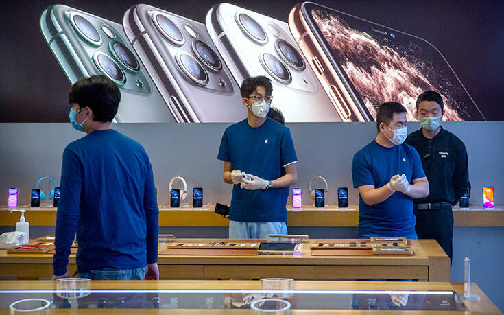Η Apple φημολογείται ότι σκοπεύει να κυκλοφορήσει το νέο iPhone με φτηνότερες μπαταρίες