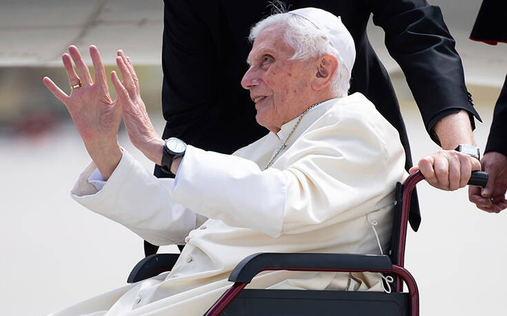 Κακά μαντάτα για την υγεία του πρώην πάπα Βενέδικτου από τη Γερμανία: Είναι υπερβολικά αδύναμος