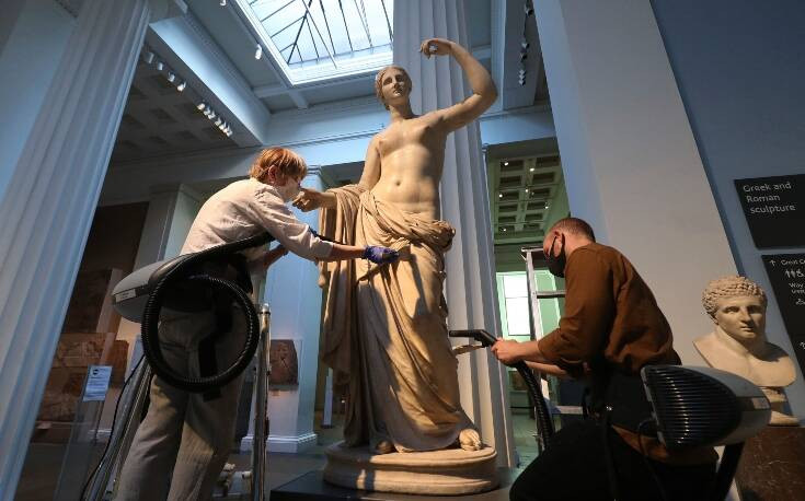 Βρετανικό Μουσείο: Ξεσκονίζουν τα αγάλματα με ηλεκτρική σκούπα