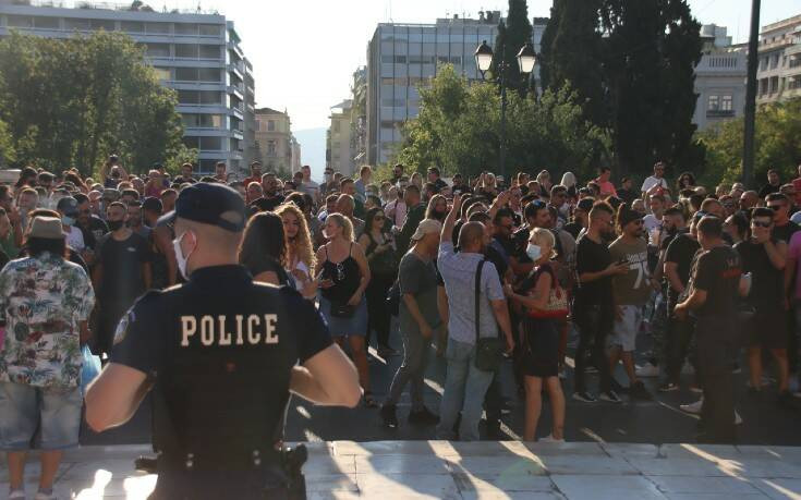 Διαμαρτυρία των εργαζομένων στον κλάδο της διασκέδασης στην Αθήνα &#8211; Το «παρών» έδωσε και η Αναστασία Γιουσέφ