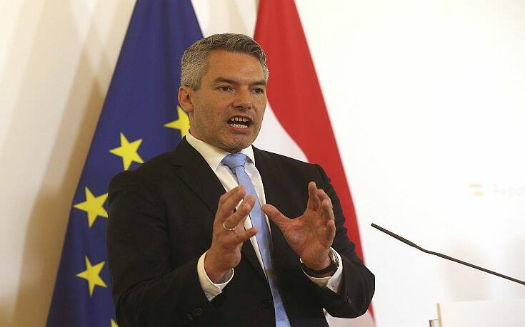 Στην Ελλάδα ο Αυστριακός υπουργός Εσωτερικών Καρλ Νέχαμερ