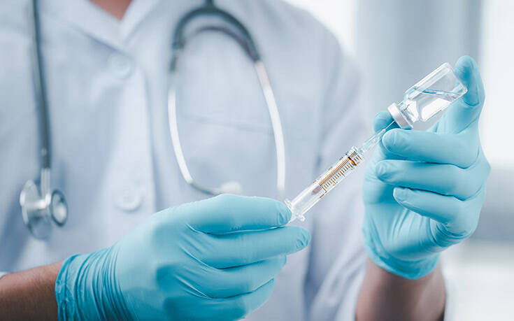 Η Γαλλία ελπίζει πως μπορεί να προμηθευτεί το εμβόλιο για τον κορονοϊό μέχρι το τέλος του έτους