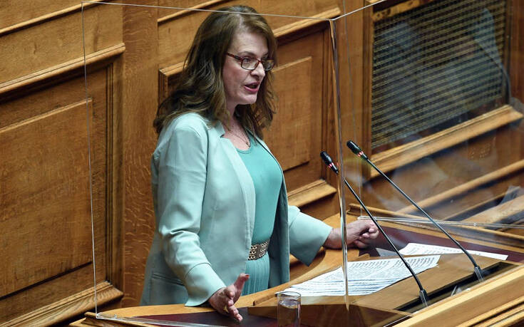 Η βουλευτής της «Ελληνικής Λύσης» Α. Αλεξοπούλου ανεξαρτητοποιήθηκε αλλά το μετάνιωσε και ζητά τώρα να ακυρωθεί η αποχώρησή της