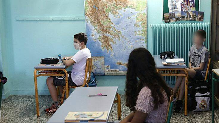 ΣΥΡΙΖΑ: Τη Δευτέρα ή δεν θα υπάρχουν μάσκες στα σχολεία ή θα διανεμηθούν λιγότερες