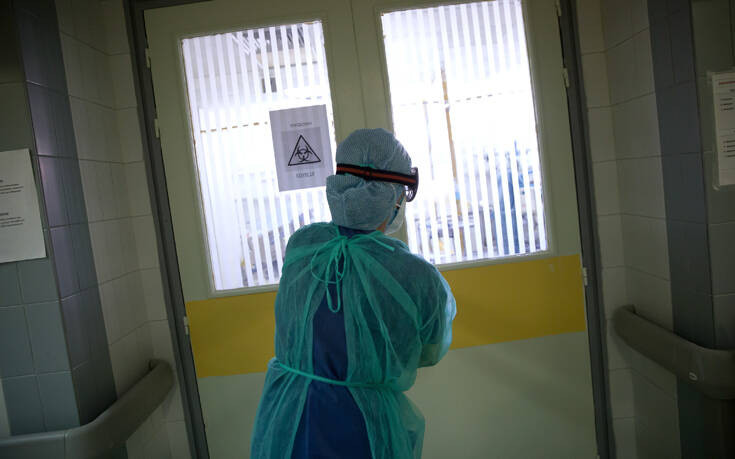 Διευθυντής ΜΕΘ Παπανικολάου: Βάλαμε ασθενή σε άλλη πτέρυγα για να δοθεί το κρεβάτι σε 48χρονη