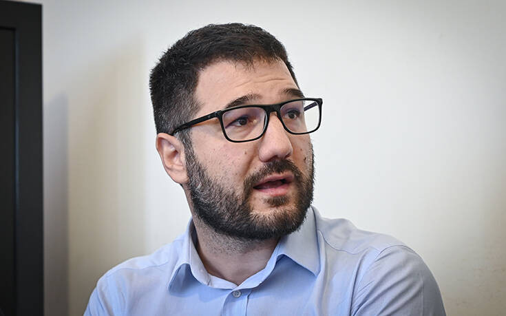 Ηλιόπουλος: Το να επιτίθεσαι στον αντίπαλο με τη κατηγορία ότι ενθαρρύνει τον αντιεμβολιασμό θέλει «Πελώνειο» θράσος
