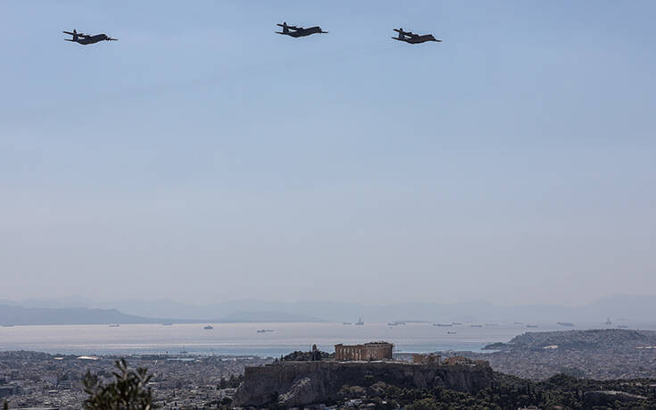 Γιατί πέταξαν αεροσκάφη C-130 πάνω από την Αθήνα &#8211; Εντυπωσιακές εικόνες από τις πτήσεις με φόντο την Ακρόπολη