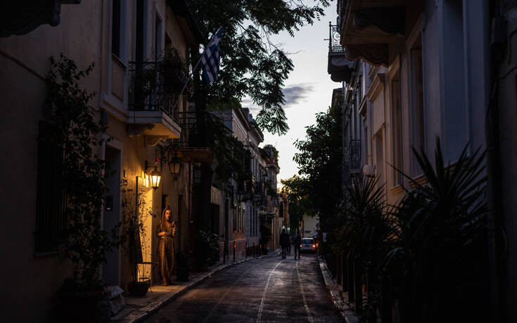 Ανησυχία για την Αττική με πάνω από 2.300 ενεργά κρούσματα κορονοϊού – Οι περιοχές που προβληματίζουν