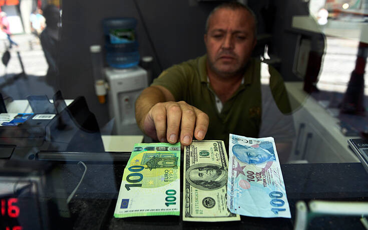 Χαστούκι Moody’s στην Τουρκία: Υποβάθμιση 13 τραπεζών