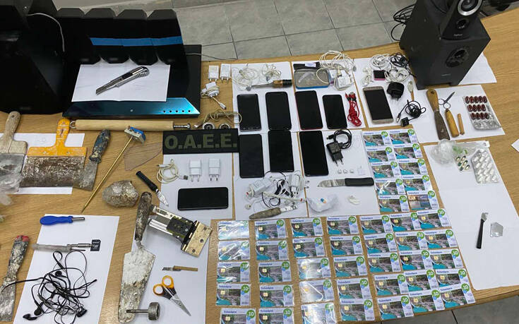 «Λαβράκι» σε έρευνα στις φυλακές Κορυδαλλού: Αυτοσχέδια μαχαίρια, κατσαβίδια, σουβλί, ναρκωτικά και κινητά τηλέφωνα