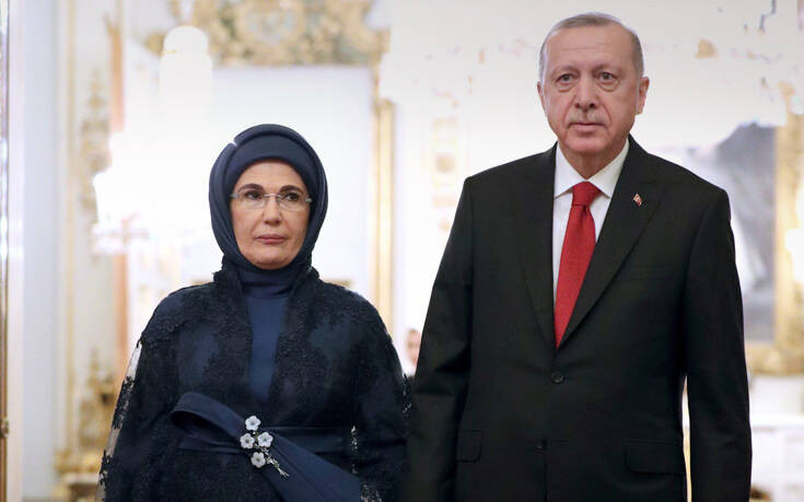 Ερντογάν: Σκέψεις να γίνει δημοψήφισμα για την προστασία του δικαιώματος στη μαντίλα