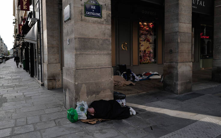 Παρίσι: Περισσότεροι από τους μισούς που ζουν υπό πολύ επισφαλείς συνθήκες κόλλησαν κορονοϊό