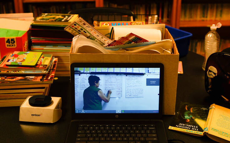 Εξηγήσεις Πελώνη για την υποχρεωτική τηλεκπαίδευση