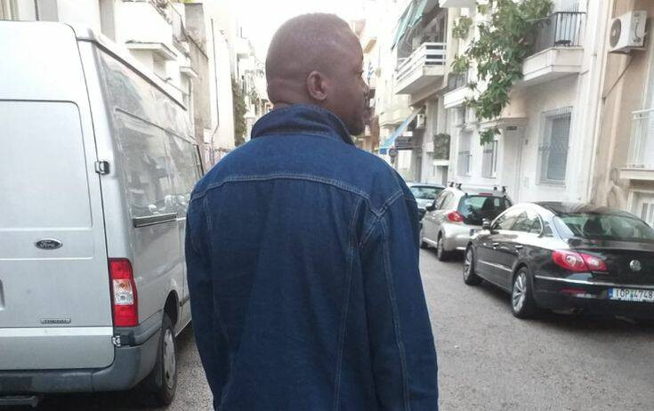 Ο πρόσφυγας που ζει με μια σφαίρα στο κεφάλι ελπίζει να επανενωθεί με την οικογένειά του στην Ελλάδα