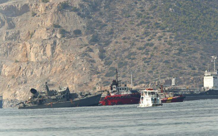 Σύγκρουση πλοίων στον Πειραιά: Στο Ναύσταθμο της Σαλαμίνας ρυμουλκήθηκε το «Καλλιστώ»