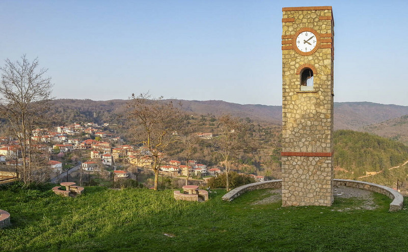 Το χωριό της Λακωνίας που συνδέεται άμεσα με τις «Καρυάτιδες»