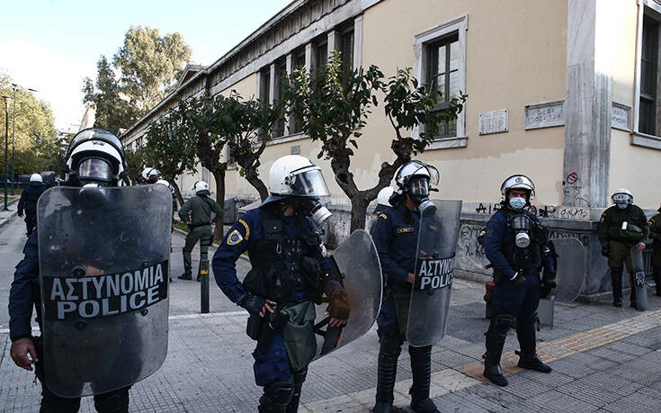 Πολυτεχνείο: Αστακός η Αθήνα &#8211; Χιλιάδες αστυνομικοί, «Αίαντες», drones και&#8230; διαμεσολαβητές