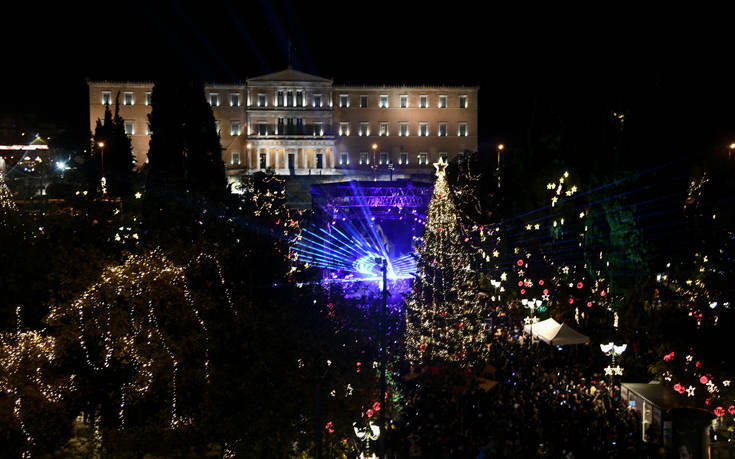 Ο Δήμος Αθηναίων για τον χριστουγεννιάτικο στολισμό: «Η συκοφαντία έχει όρια»