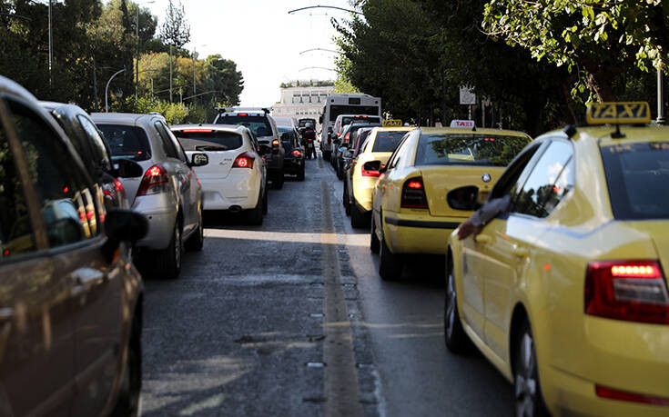 Κορονοϊός &#8211; Lockdown: 60.000 αυτοκίνητα έχουν περάσει από τα διόδια &#8211; Στο «κόκκινο» σχεδόν όλοι οι δρόμοι στην Αττική