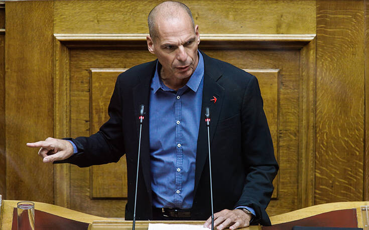 Βαρουφάκη προς Χρυσοχοΐδη: Συμφωνείτε να αποσυρθούν οι κατηγορίες κατά των πολιτών που τίμησαν την επέτειο του Πολυτεχνείου;