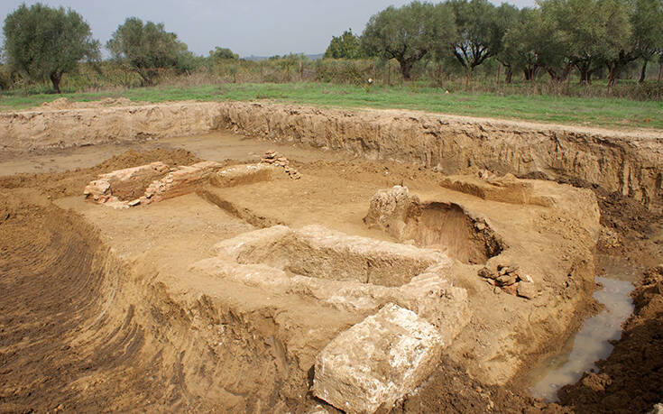 Εντυπωσιακή ανακάλυψη οκτώ τάφων σε αρχαία νεκρόπολη της Ηλείας