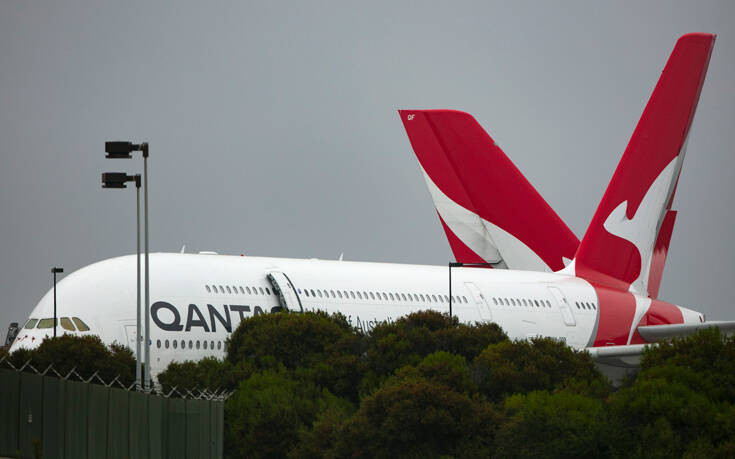 Qantas: Υποχρεωτικός ο εμβολιασμός κατά του κορονοϊού για όλους τους επιβάτες διεθνών της πτήσεων
