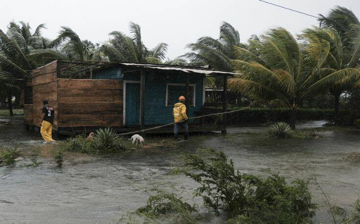 Ο κυκλώνας Γιώτα, κατηγορίας 5, έφθασε πάνω από το έδαφος στη Νικαράγουα