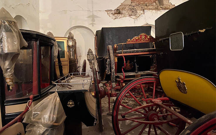 Εντυπωσιακές εικόνες από το βασιλικό κτήμα στο Τατόι: Ιστορικές άμαξες, έργα τέχνης, έπιπλα και παιδικά παιχνίδια