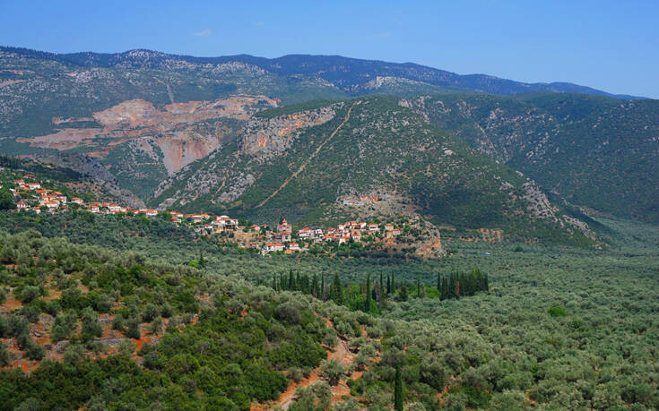 Τρία μυστικά μικρά χωριά στην ηπειρωτική Ελλάδα που αξίζει να γνωρίσετε