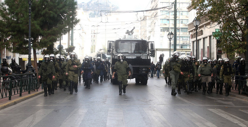 Η απαγορευμένη πορεία του Πολυτεχνείου μέσα από τα μάτια ενός δημοσιογράφου