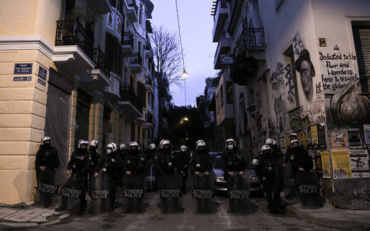 Επέτειος Γρηγορόπουλου: Σε αστυνομικό κλοιό τα Εξάρχεια &#8211; Πρεμιέρα για τις κάμερες στα ΜΑΤ
