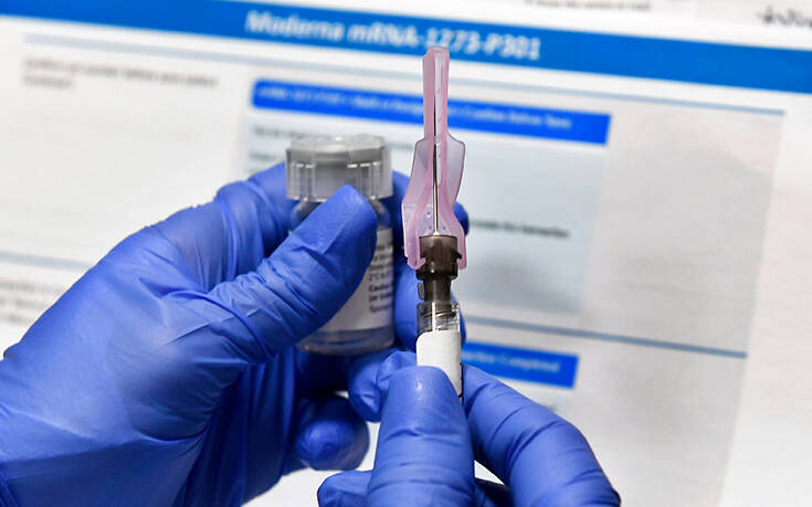 Μόσιαλος: Tο εμβόλιο της Pfizer προσφέρει προστασία και για τις νέες παραλλαγές του κορονοϊού