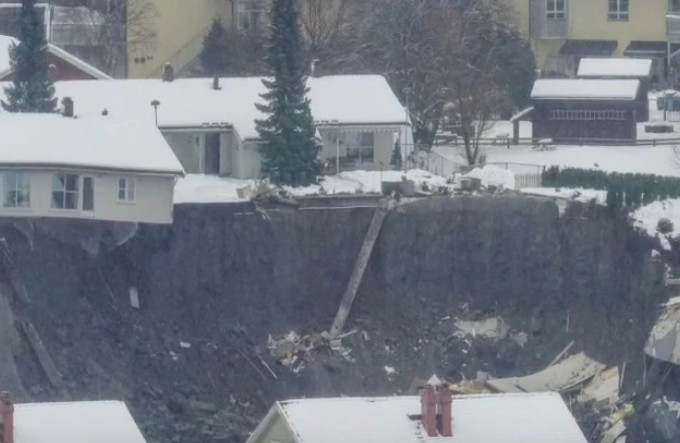 Κατολίσθηση «κατάπιε» χωριό στη Νορβηγία &#8211; 10 νεκροί και 21 αγνοούμενοι ο τραγικός απολογισμός