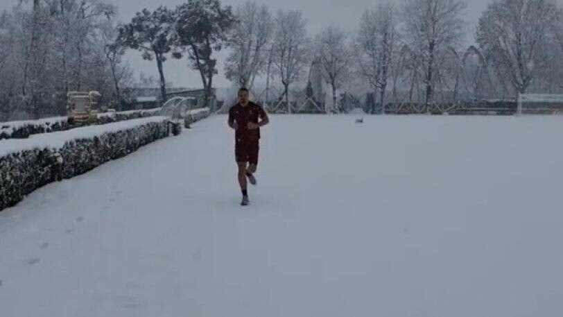 Ασυγκράτητος ο Ιμπραΐμοβιτς: Βγήκε για τρέξιμο στο χιόνι