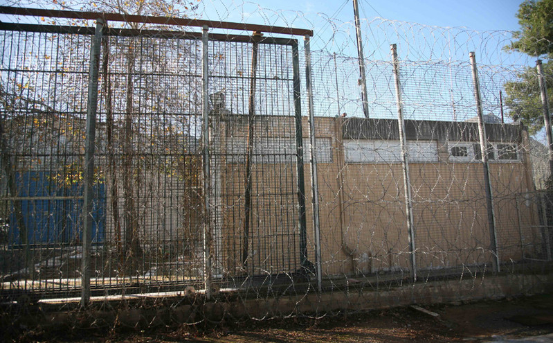 Απόπειρα απόδρασης πέντε ανηλίκων από τις φυλακές Αυλώνα &#8211; Πριόνισαν τα κάγκελα του κελιού τους