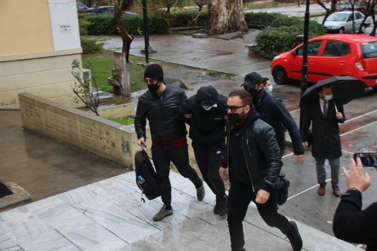 Ξυλοδαρμός στο μετρό: Στον εισαγγελέα τα δύο ανήλικα αδέλφια που συνελήφθησαν