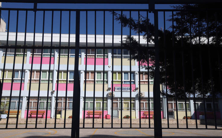 Εισήγηση λοιμωξιολόγων για κλείσιμο των σχολείων σε όλη την Ελλάδα για 2 εβδομάδες