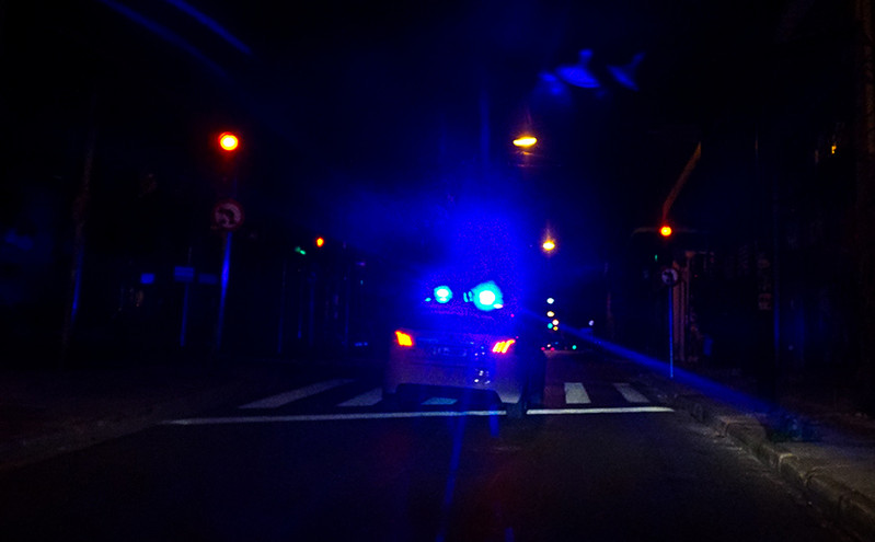 Συναγερμός στη Νίκαια: Απέδρασε 22χρονος κρατούμενος με κορονοϊό